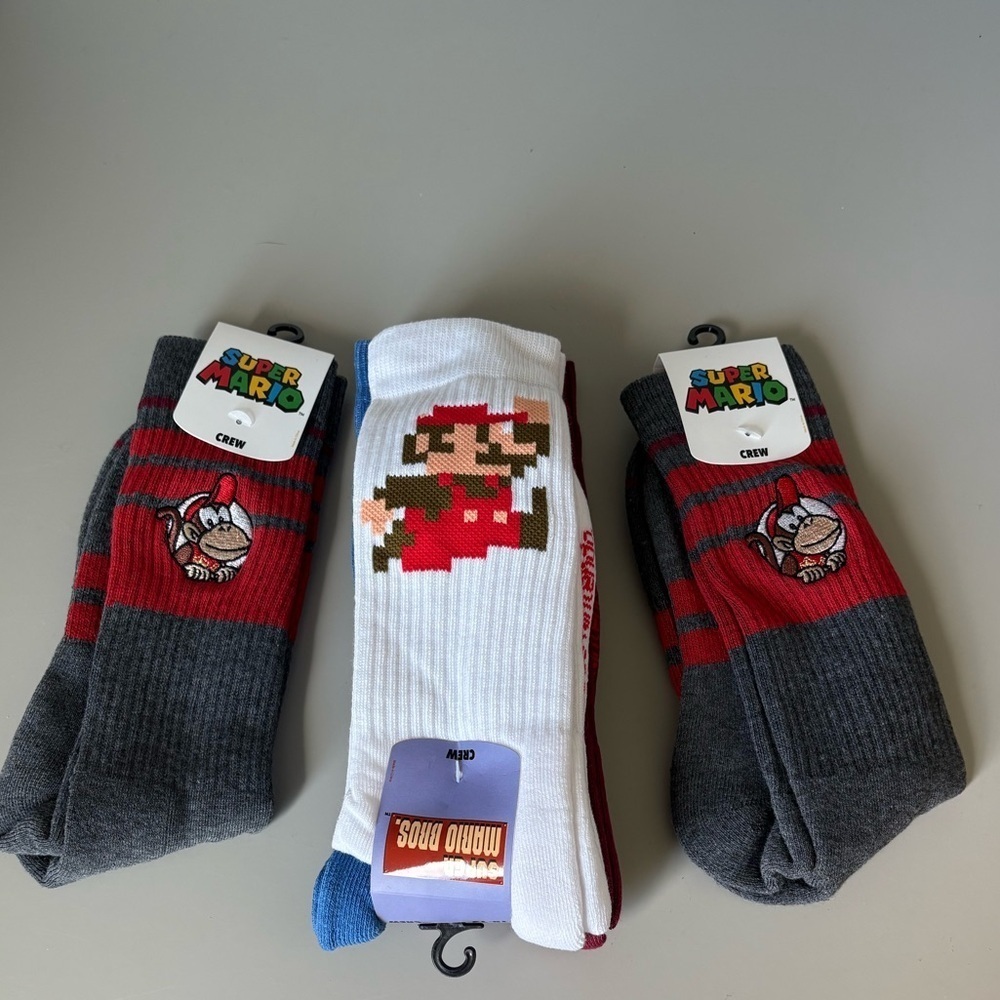 Bioworld Super Mario 5 Pair Crew Socks  Large (10-13) Adult NEW